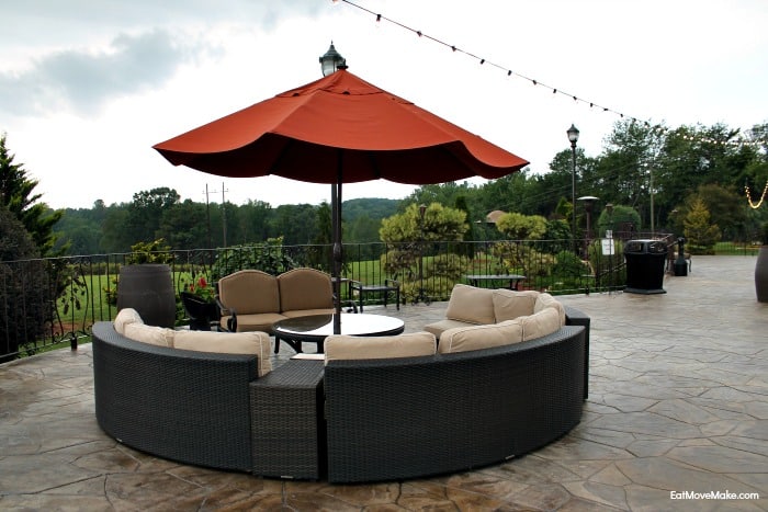 herrera-vineyards-patio-seating