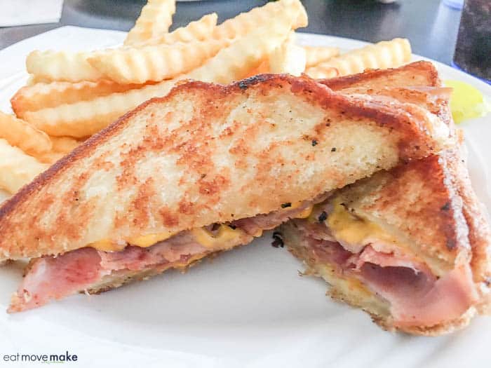 Doc Taylor's restaurant - Rudee Inlet sandwich