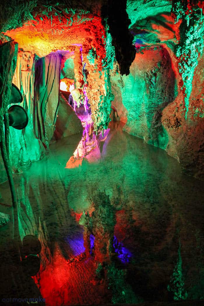 Shenandoah Caverns display