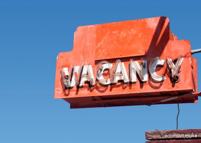 find-hotels-along-a-route hotel vacancy sign