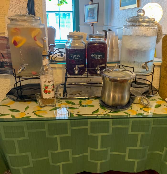 water and iced tea table