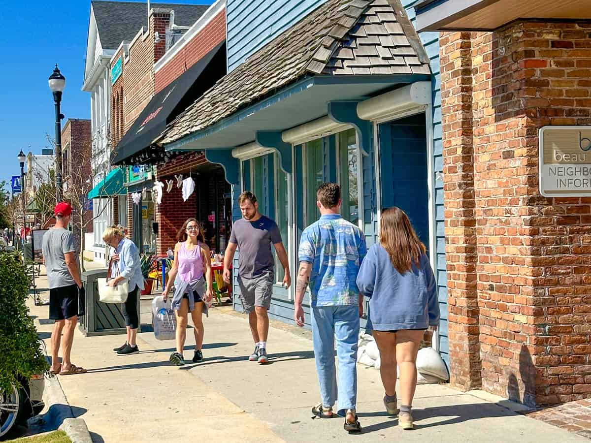 people on sidewalk in Beaufort