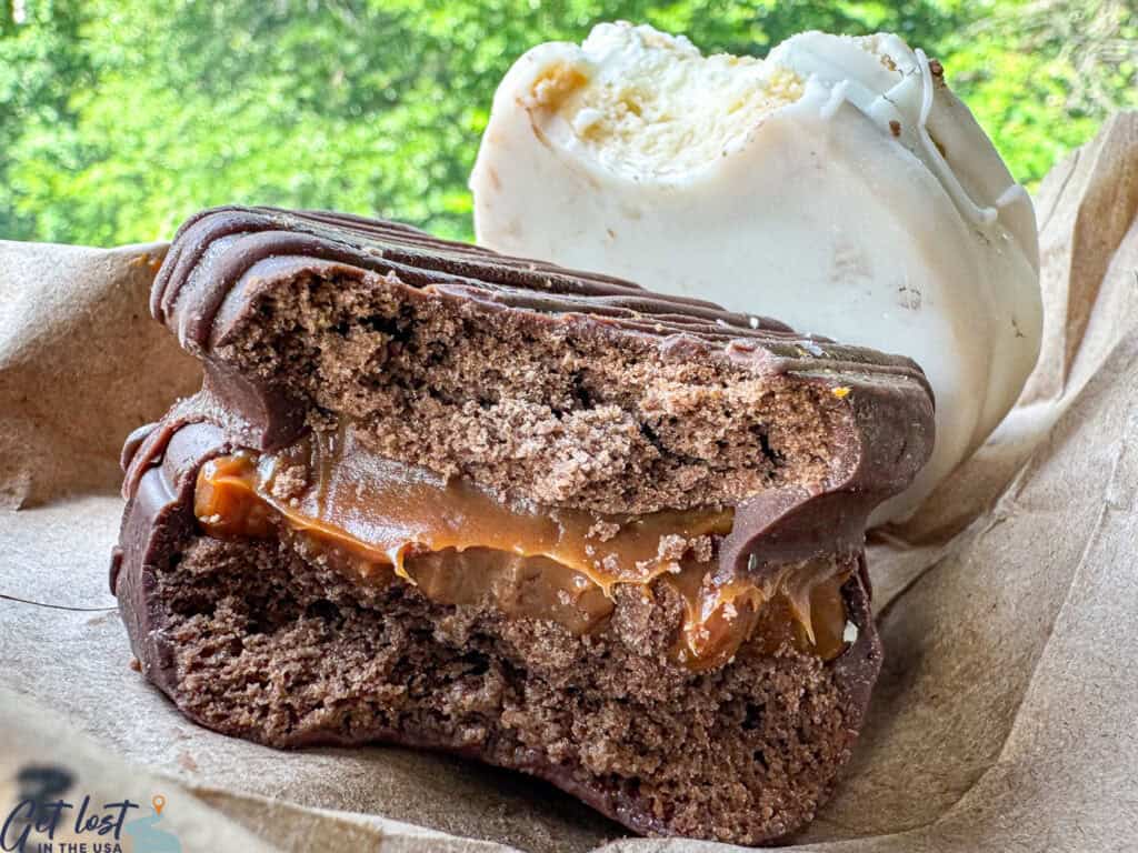 alfajor cookies.