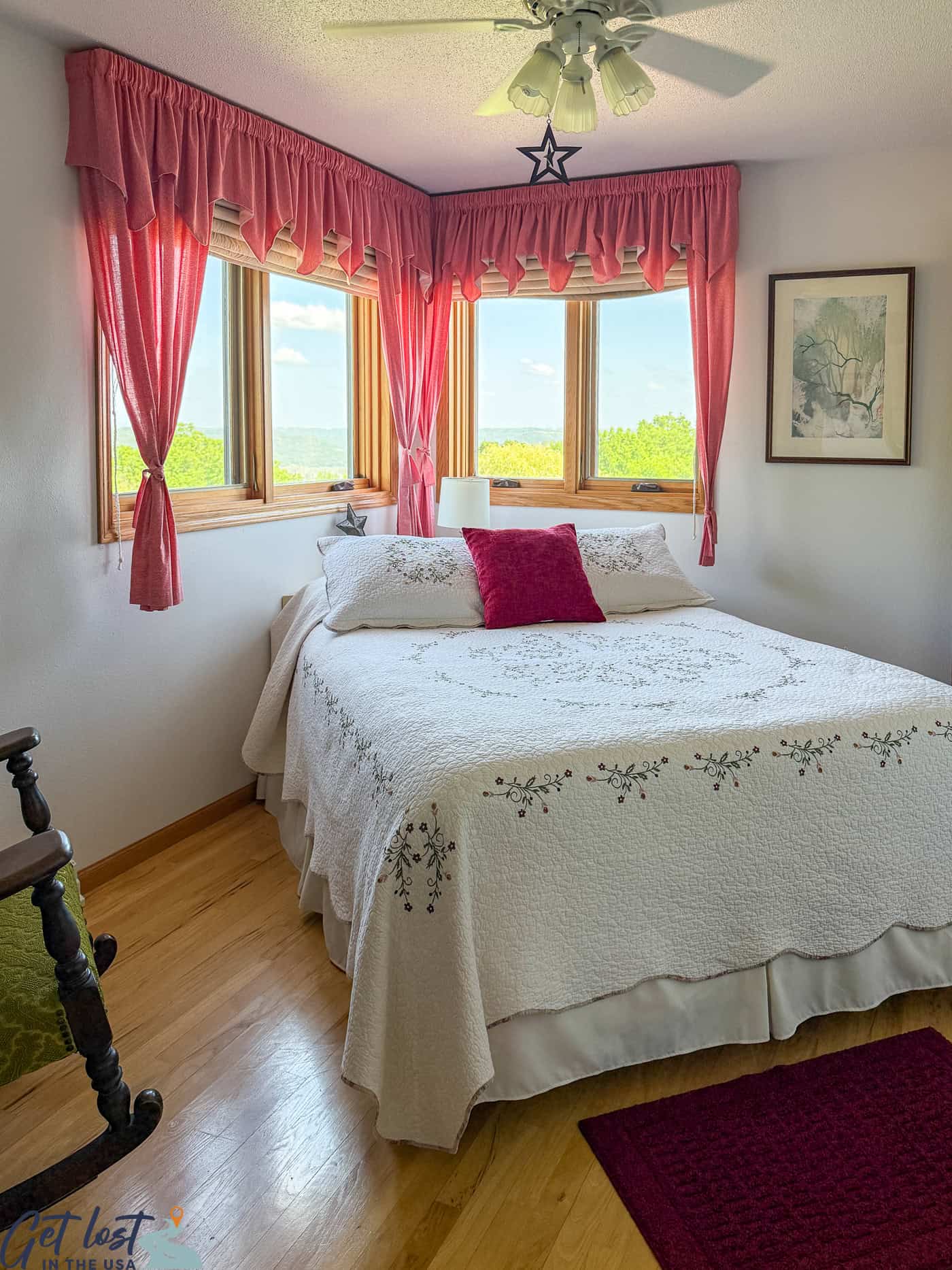 Shooting Star guest room.