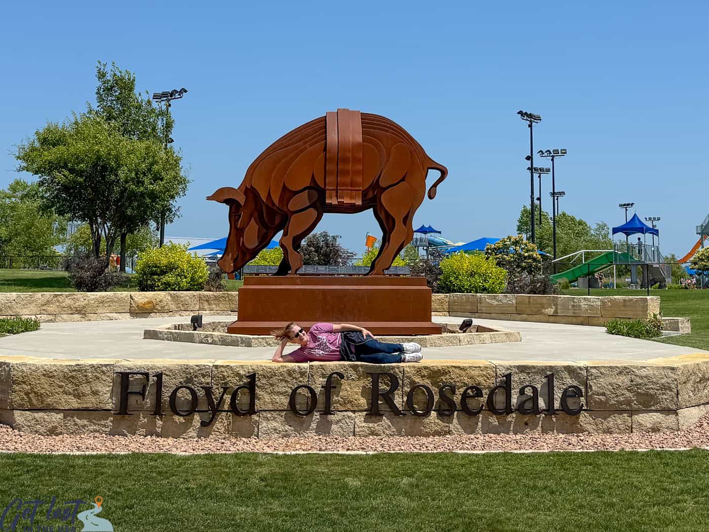 lady posing with Floyd of Rosedale.