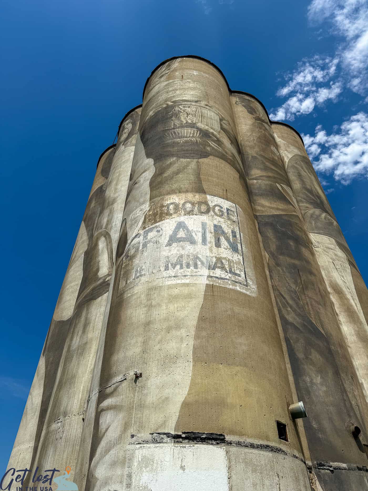 looking up at Fort Dodge Grain Mural.