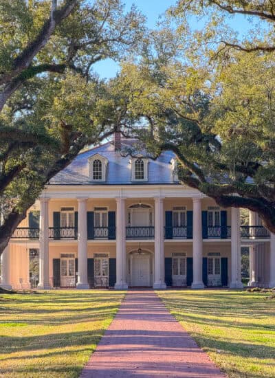 view of Oak Alley Plantation house in day.