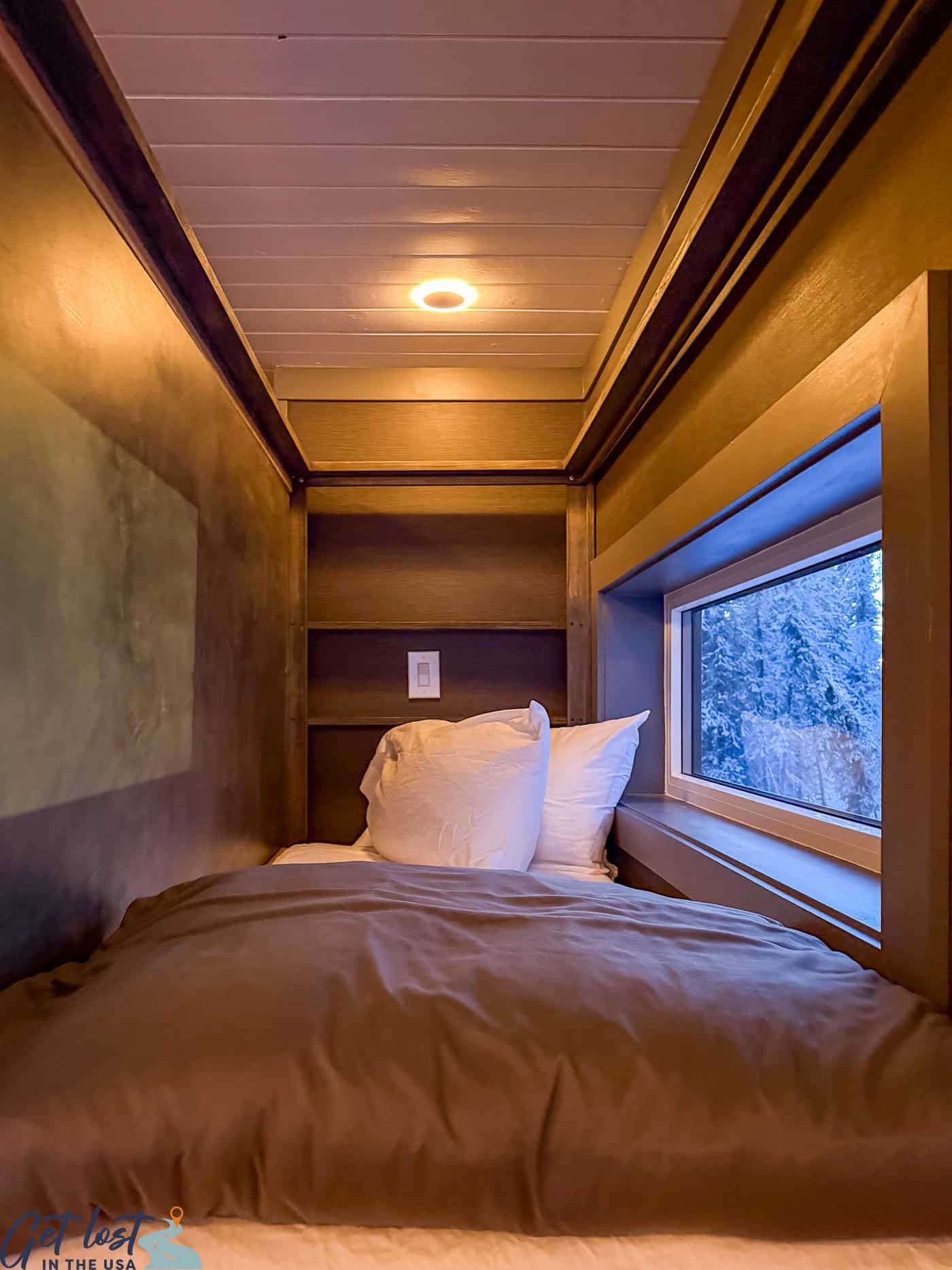 cube bunk beds in bedroom Borealis Basecamp.