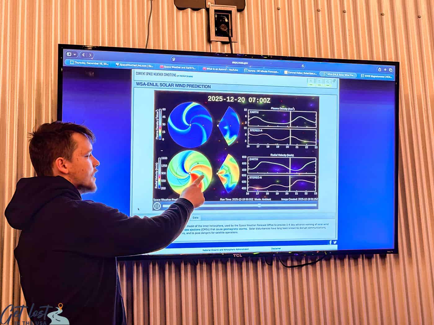 man explaining how aurora works.