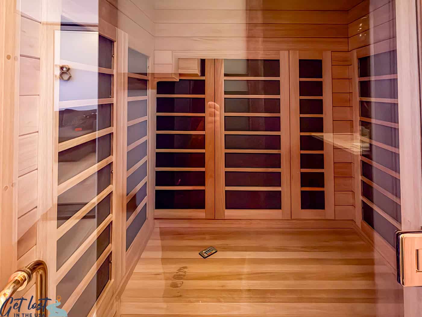 sauna in cube at Borealis Basecamp.