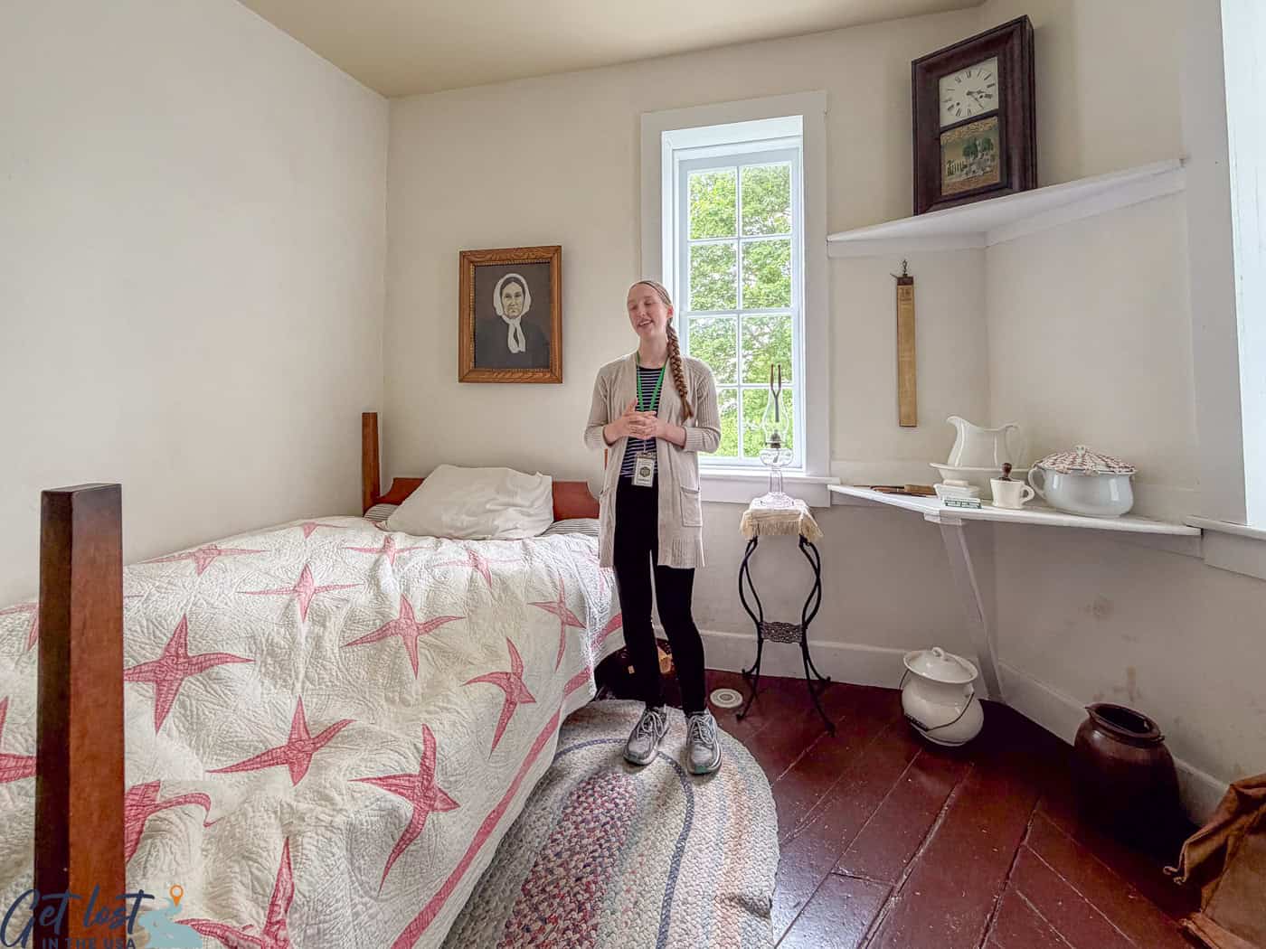 an inn room in Milton House Museum.